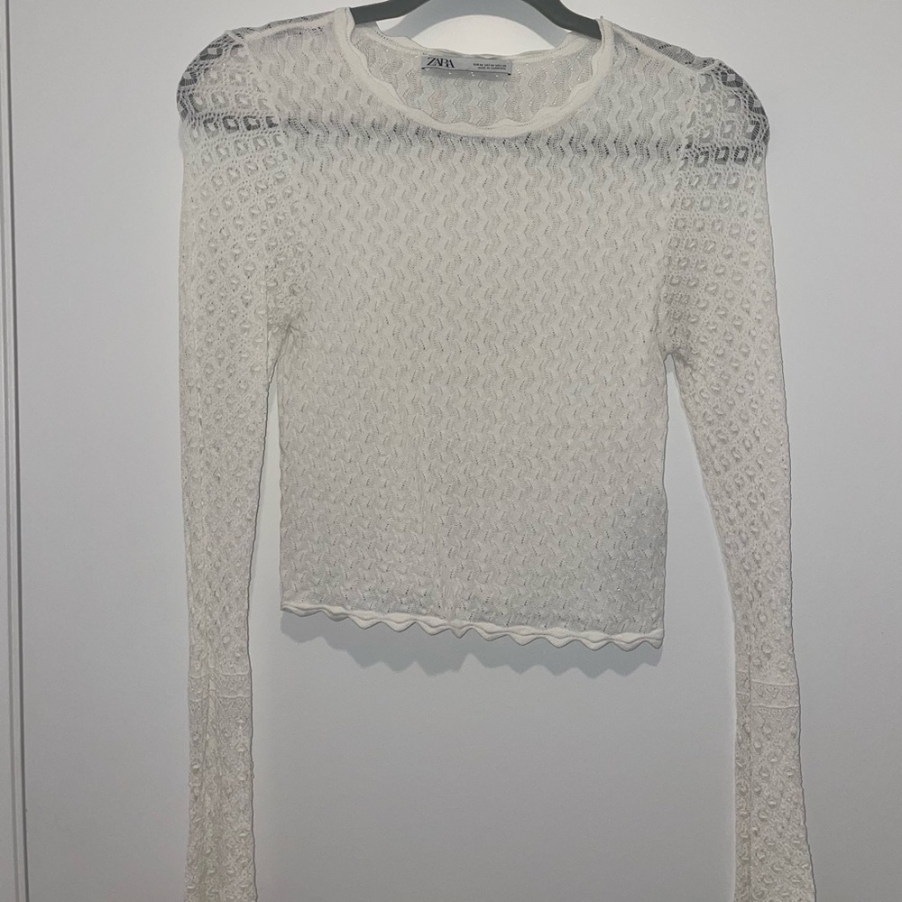Zara flared sleeve knit top size Medium
